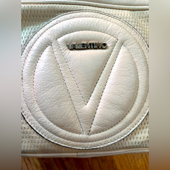 Valentino - Picture 2 of 11